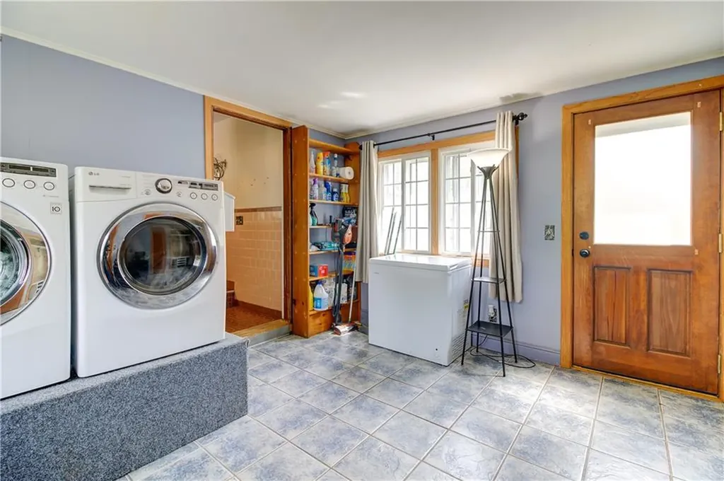 77 Adrian Street Warwick RI 02886