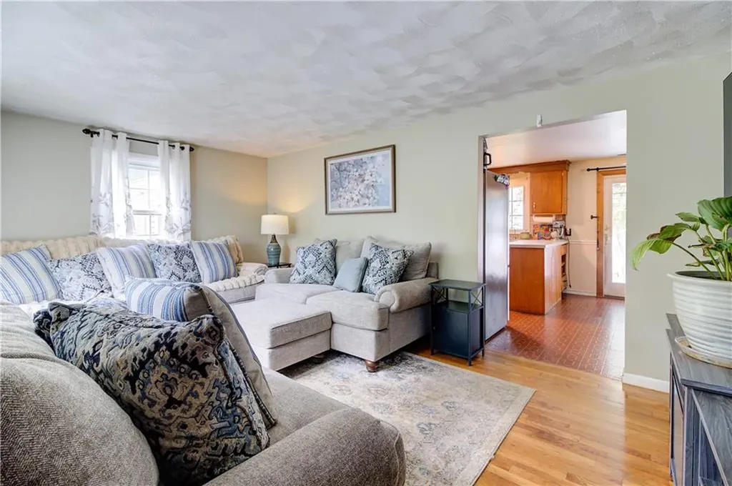 77 Adrian Street Warwick RI 02886