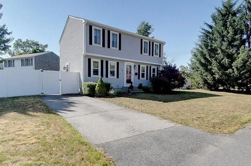 19 Child Lane Warwick RI 02886