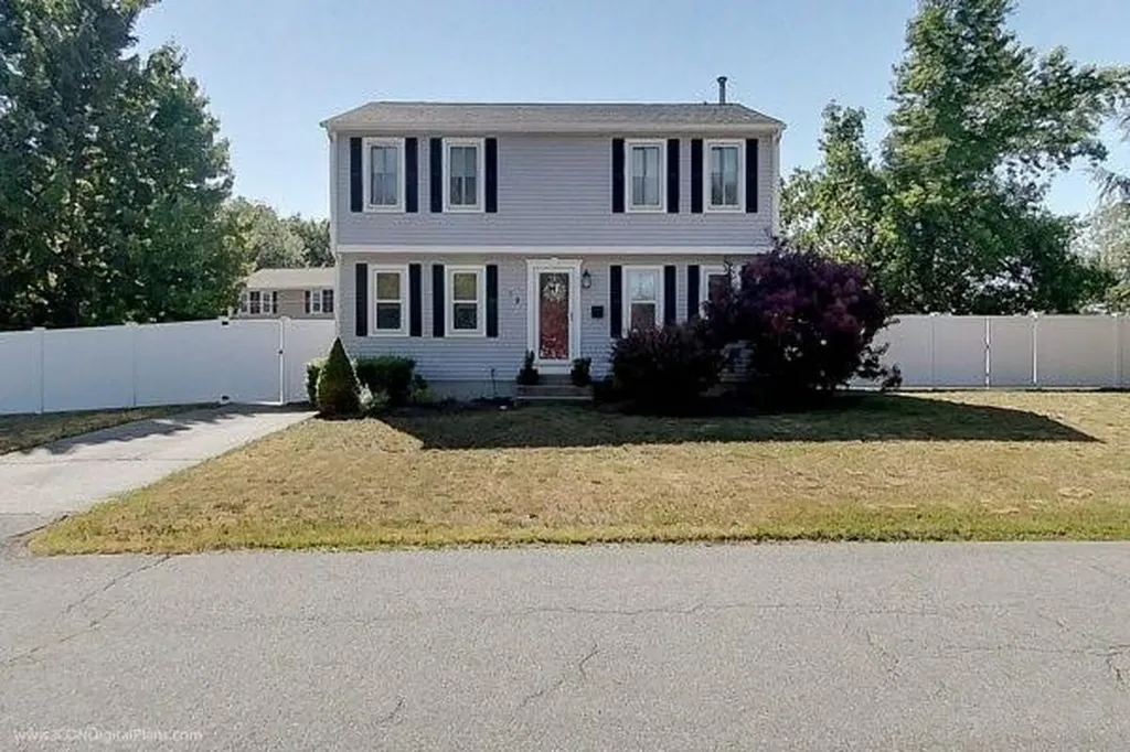 19 Child Lane Warwick RI 02886
