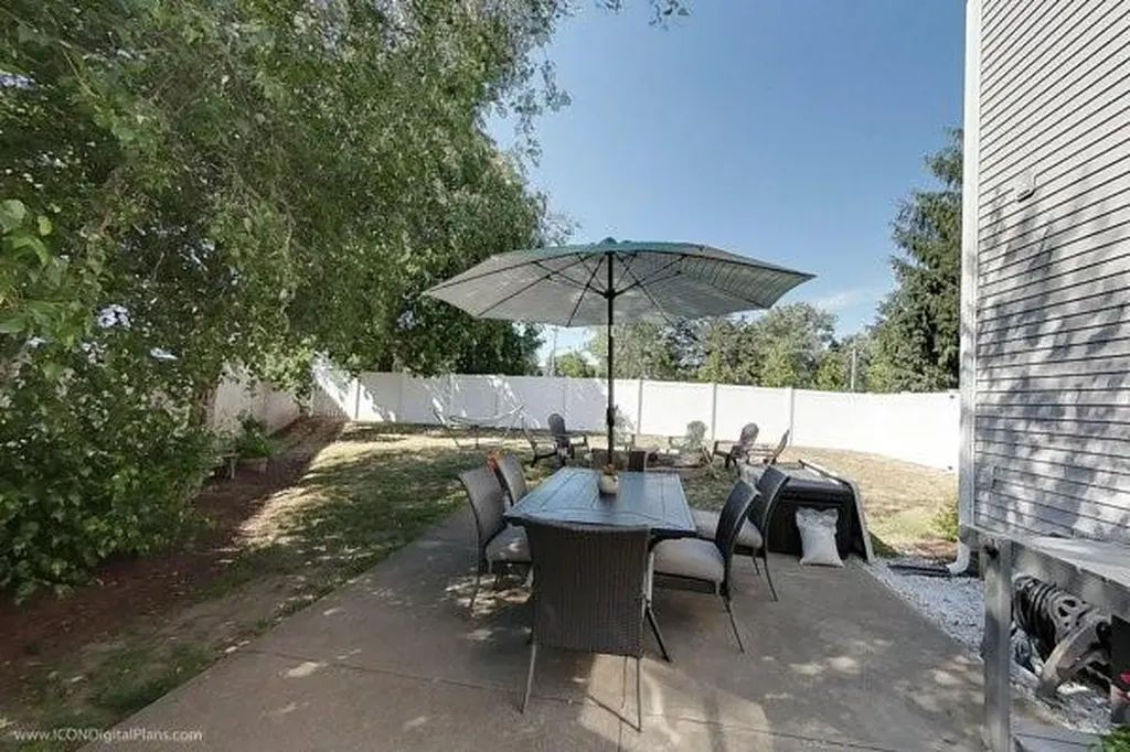19 Child Lane Warwick RI 02886