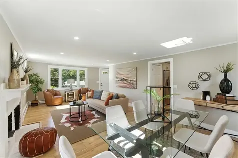 82 Barton Avenue Warwick RI 02889