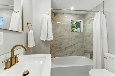 82 Barton Avenue Warwick RI 02889