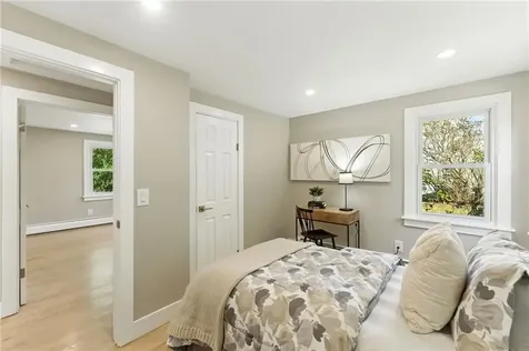 82 Barton Avenue Warwick RI 02889