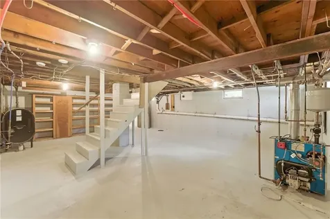 82 Barton Avenue Warwick RI 02889