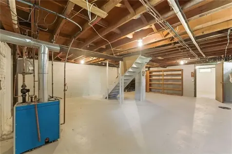 82 Barton Avenue Warwick RI 02889