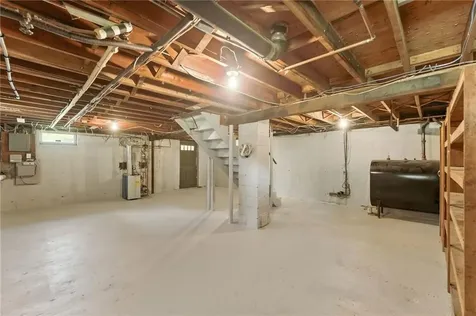 82 Barton Avenue Warwick RI 02889