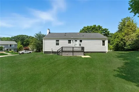 82 Barton Avenue Warwick RI 02889