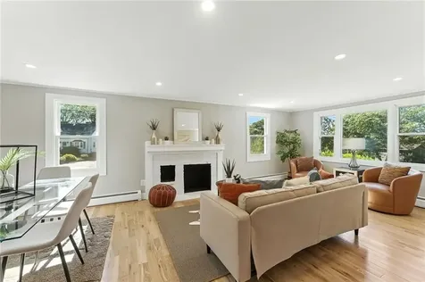 82 Barton Avenue Warwick RI 02889