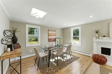 82 Barton Avenue Warwick RI 02889