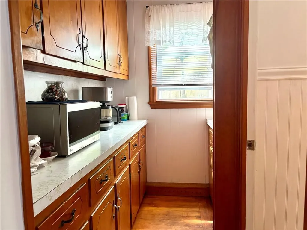 10 Prospect Street Bristol RI 02809