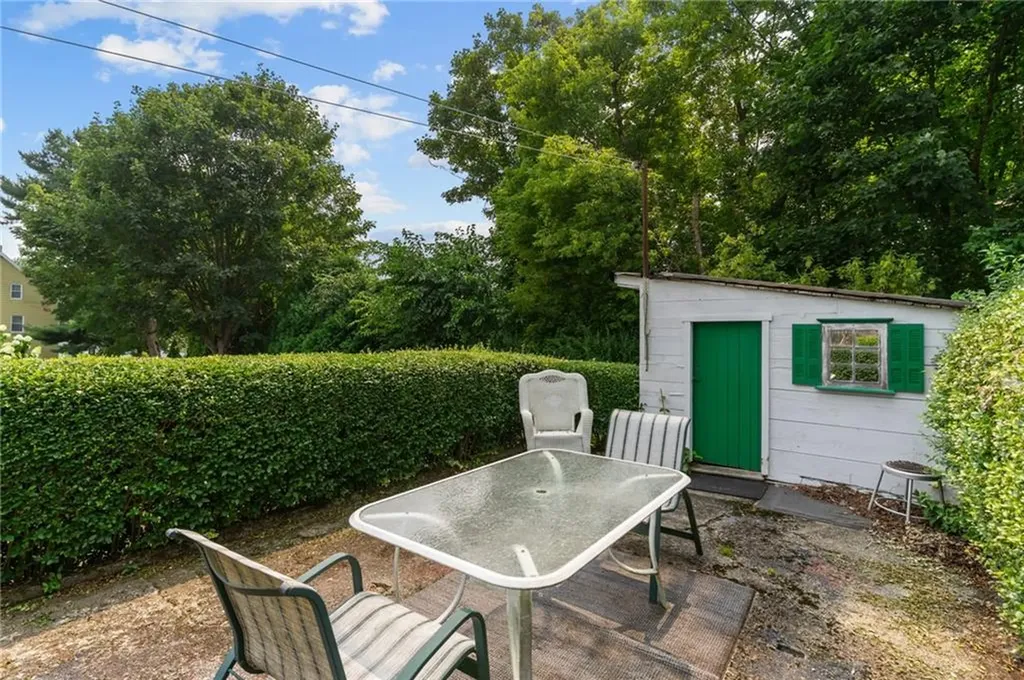 10 Prospect Street Bristol RI 02809