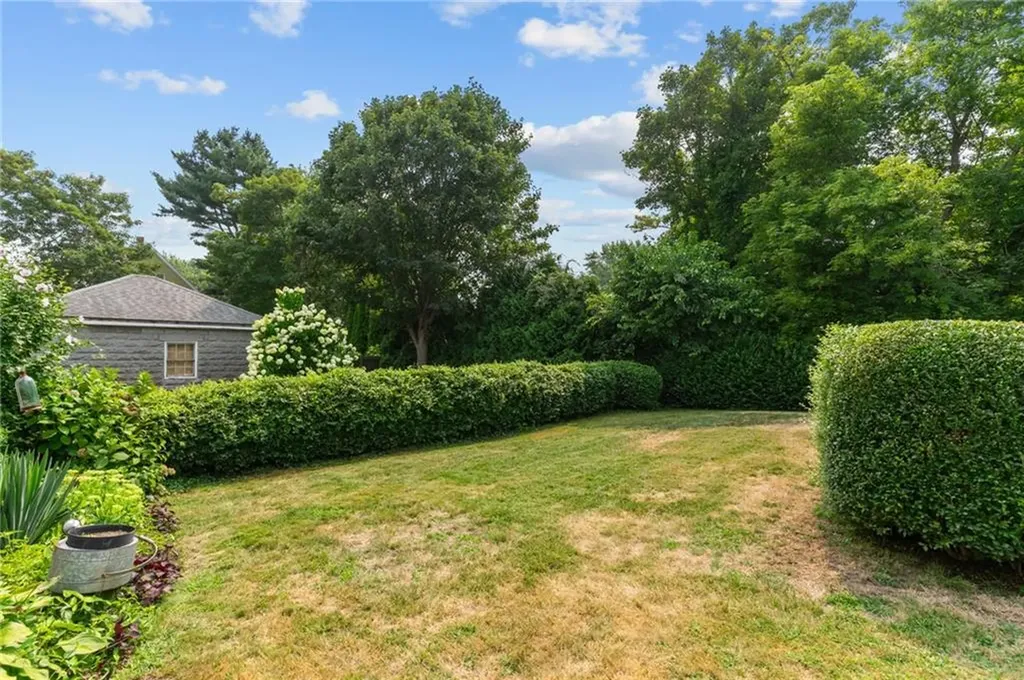10 Prospect Street Bristol RI 02809