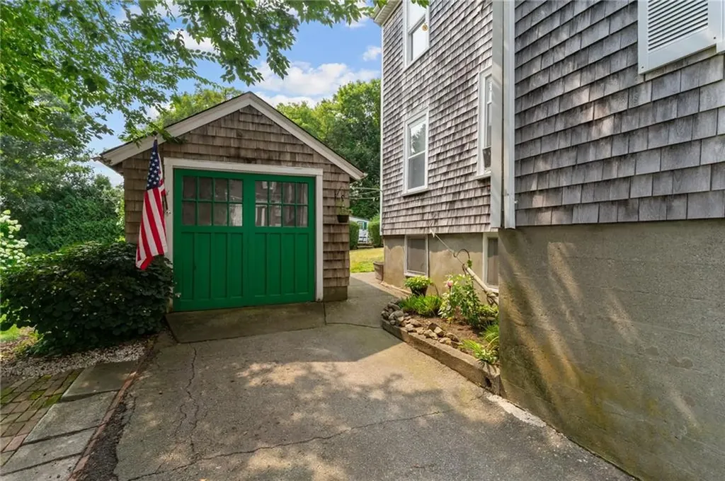 10 Prospect Street Bristol RI 02809