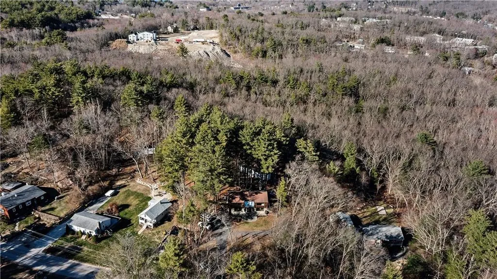 25 Mountaindale Road Smithfield RI 02917