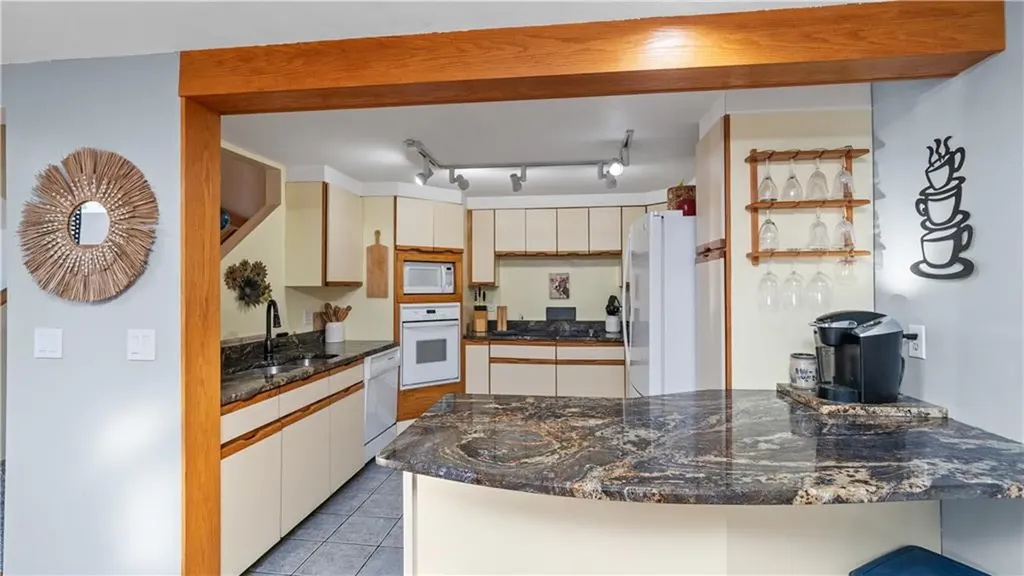 25 Mountaindale Road Smithfield RI 02917