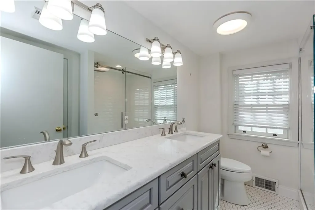 39 Jackson Road Cranston RI 02920