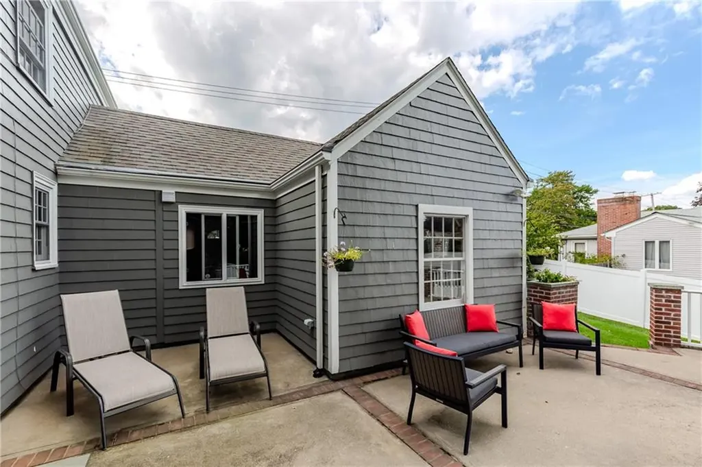 39 Jackson Road Cranston RI 02920