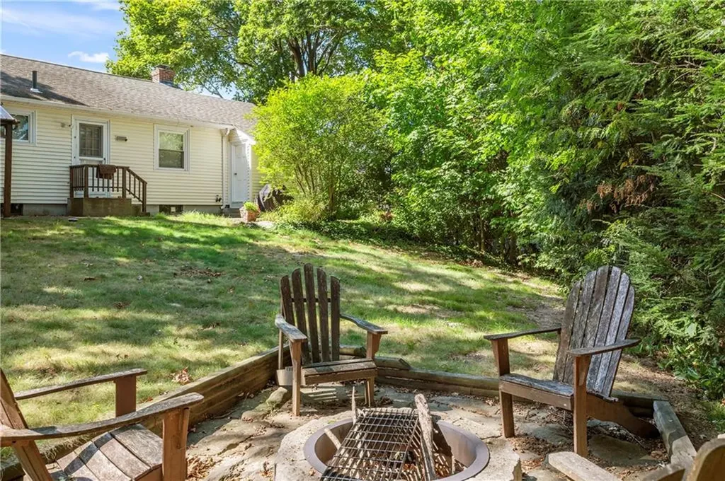 11 Salem Drive North Providence RI 02904