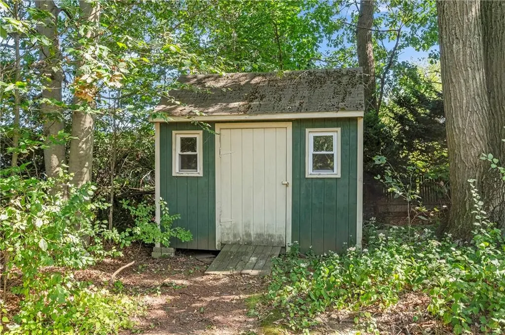 11 Salem Drive North Providence RI 02904