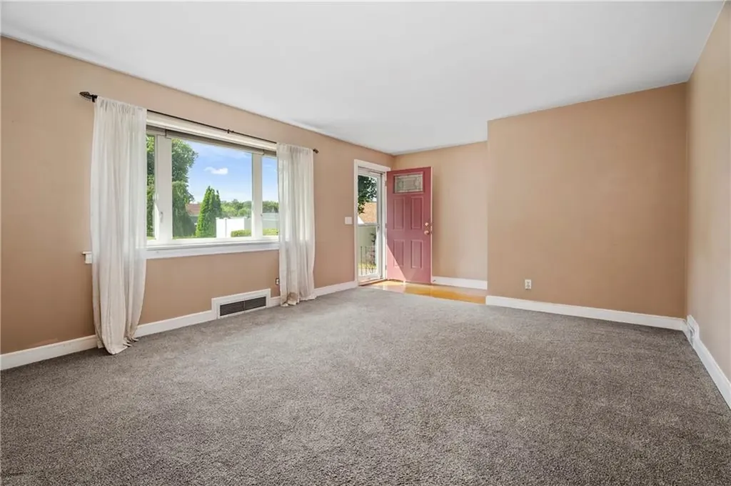 11 Salem Drive North Providence RI 02904