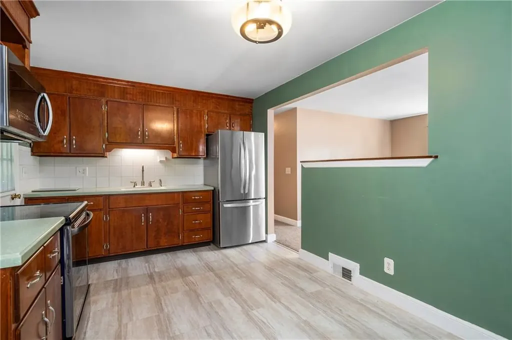 11 Salem Drive North Providence RI 02904