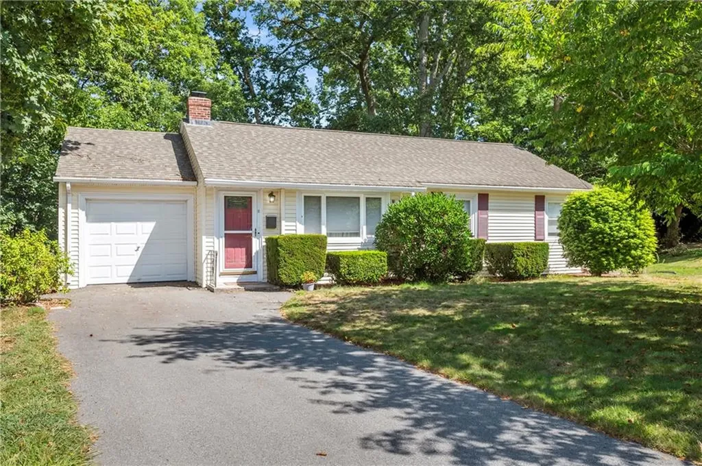 11 Salem Drive North Providence RI 02904