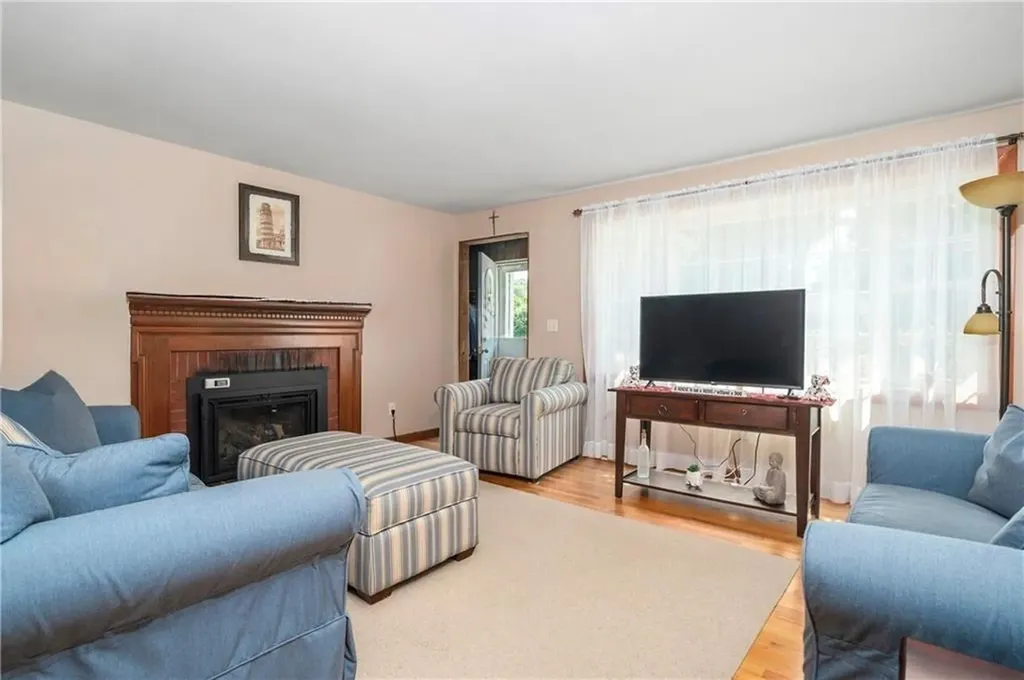 414 Knollwood Drive Woonsocket RI 02895