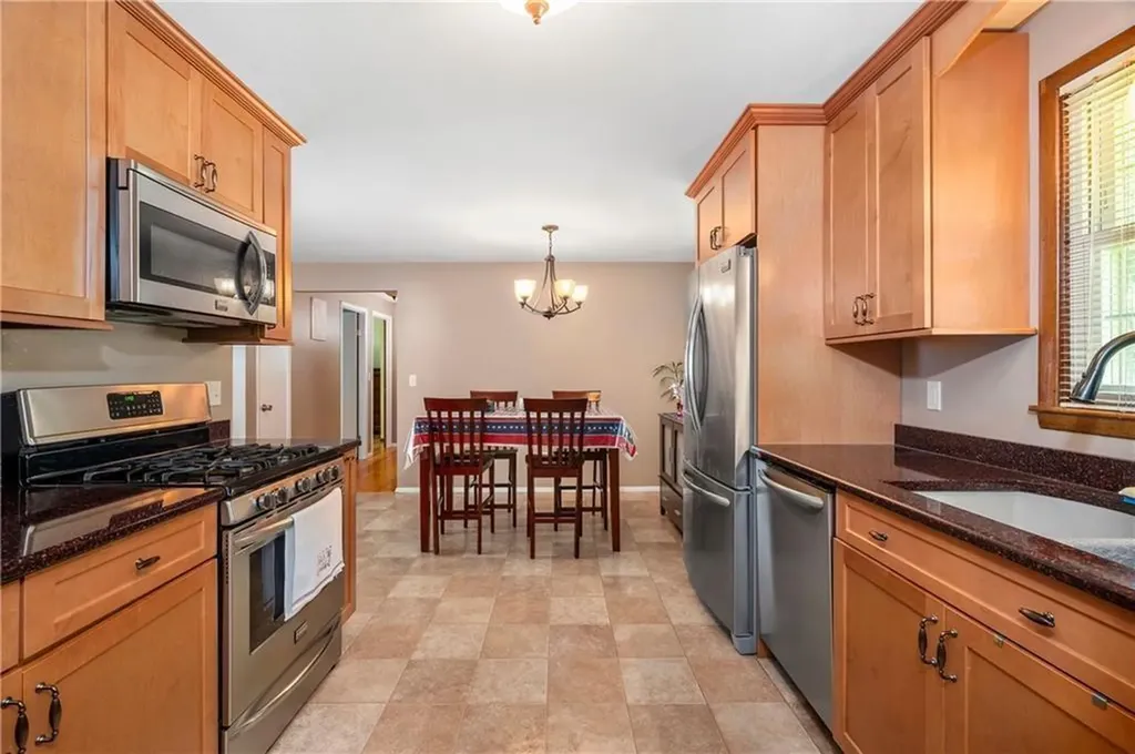 414 Knollwood Drive Woonsocket RI 02895