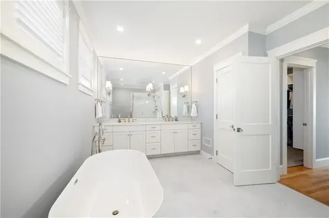 1044 Ocean Road Narragansett RI 02882