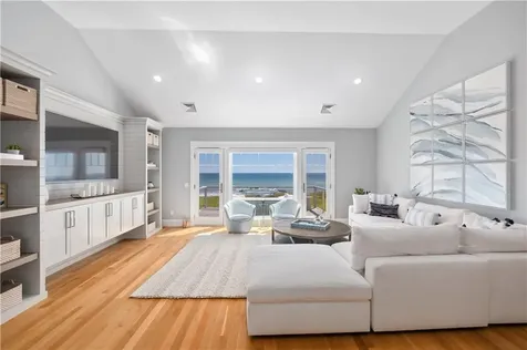1044 Ocean Road Narragansett RI 02882