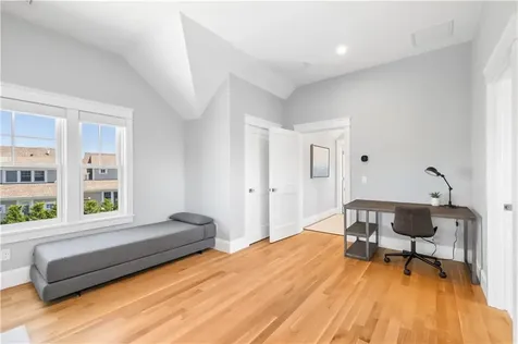 1044 Ocean Road Narragansett RI 02882