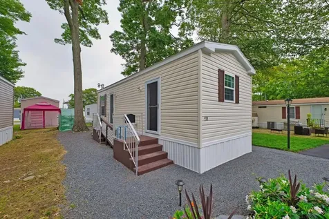 533 Forest Park Middletown RI 02842