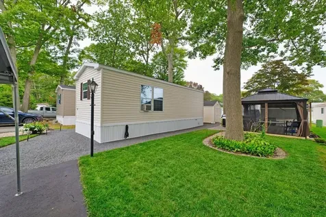 533 Forest Park Middletown RI 02842