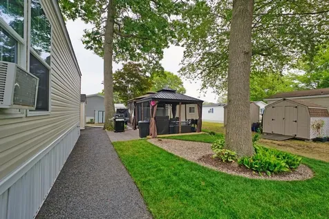 533 Forest Park Middletown RI 02842