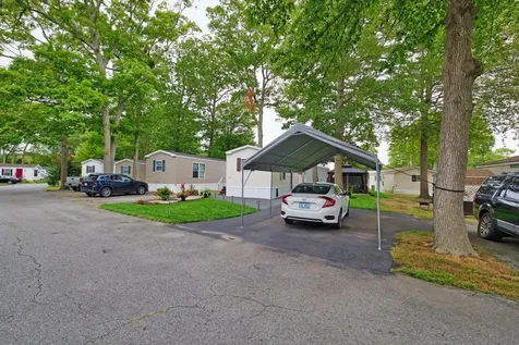 533 Forest Park Middletown RI 02842