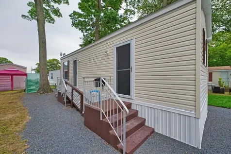 533 Forest Park Middletown RI 02842