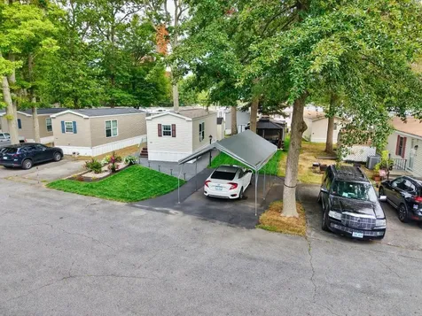 533 Forest Park Middletown RI 02842