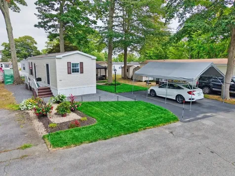 533 Forest Park Middletown RI 02842