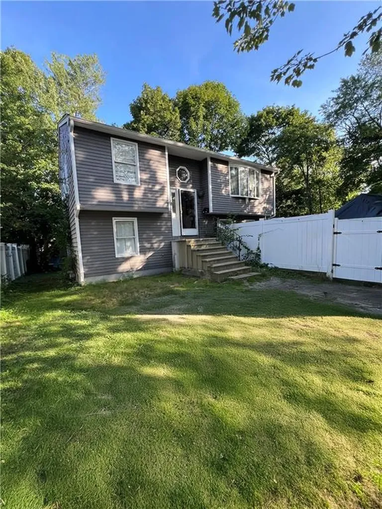 94 Waverly Street Warwick RI 02889