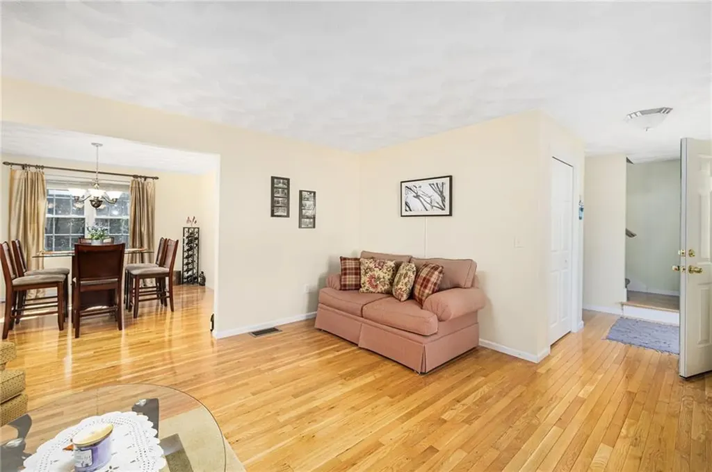 11 Shannon Lane West Warwick RI 02893