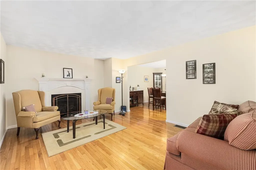 11 Shannon Lane West Warwick RI 02893