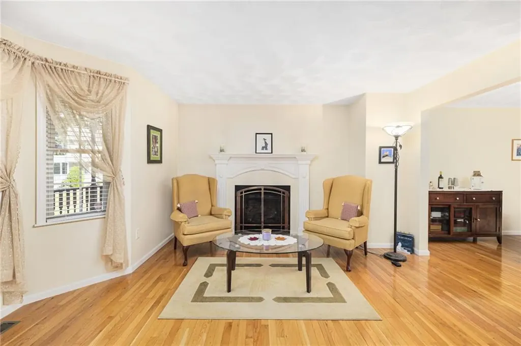 11 Shannon Lane West Warwick RI 02893