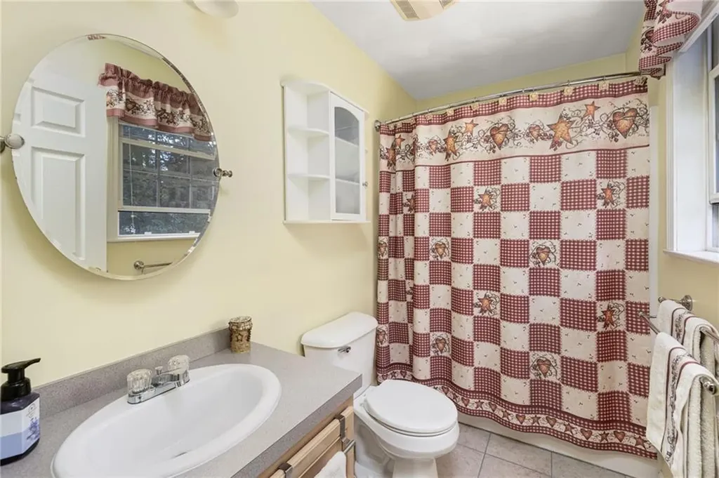 11 Shannon Lane West Warwick RI 02893