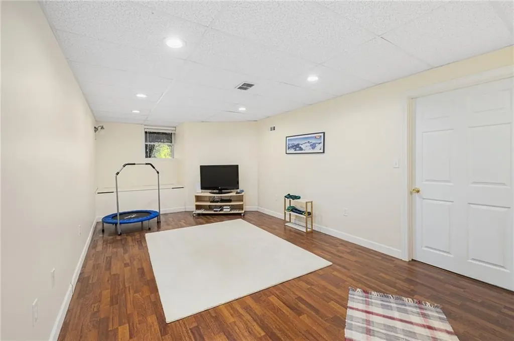 11 Shannon Lane West Warwick RI 02893