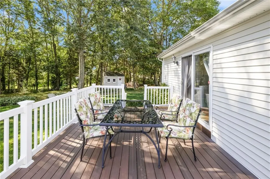 11 Shannon Lane West Warwick RI 02893