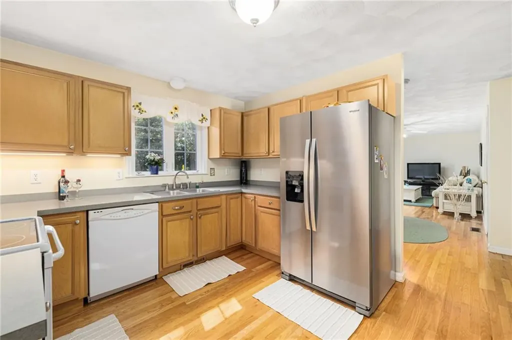 11 Shannon Lane West Warwick RI 02893
