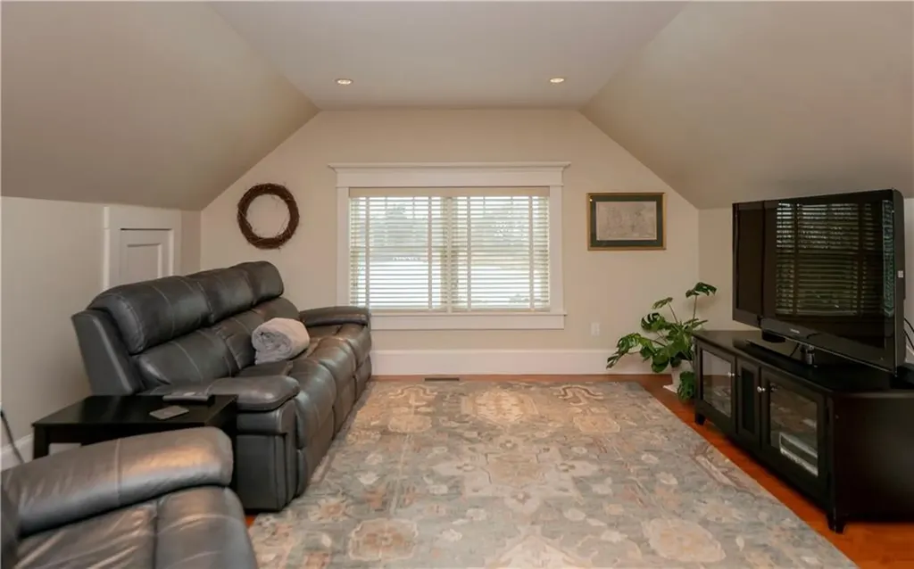58 Ridge Road Newport RI 02840