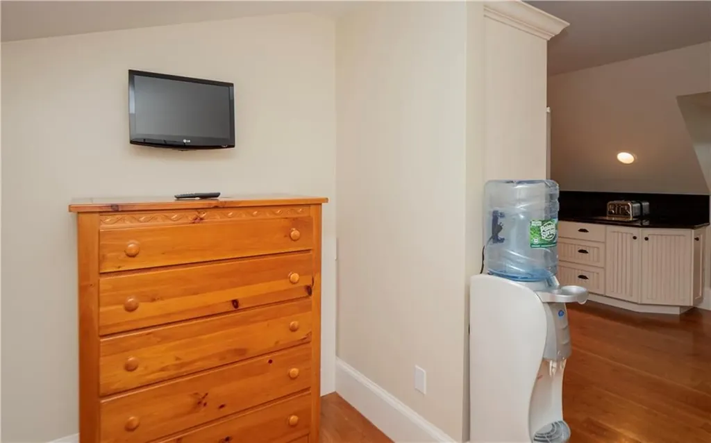 58 Ridge Road Newport RI 02840