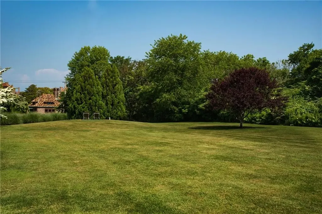 58 Ridge Road Newport RI 02840